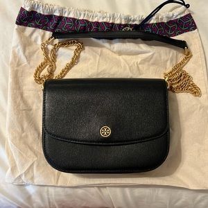 Tory burch Robinson shoulder bag.